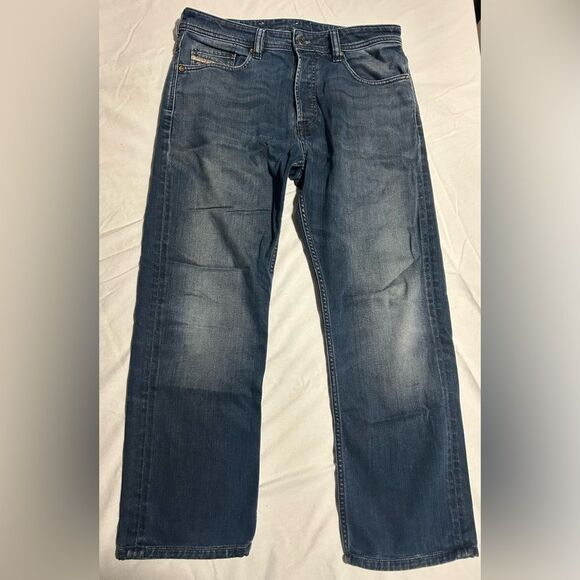 Diesel Jeans Larkee 31x32 Blue Denim Regular Fit Straight Leg Mens Jeans - Picture 3 of 16